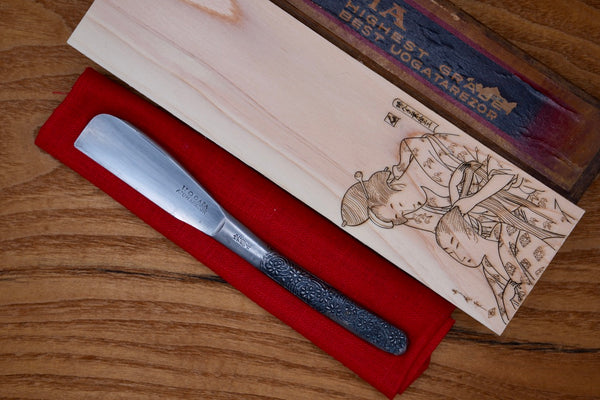 Azuma Uogata・吾妻・Kamisori・Rasoir droit japonais vintage restauré・Manche fleuri・Boîte en bois de hinoki faite main