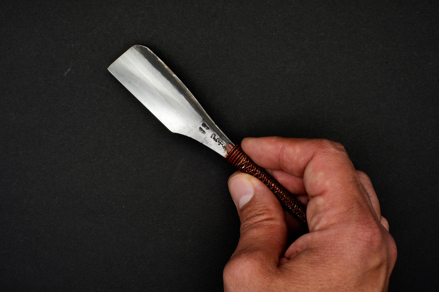 Big Tsurayuki ・つらゆき・Kamisori, Restored Vintage Straight Razor Kamisori with Rattan-Urushi Handle Wrapping and Handmade Hinoki Wood Box