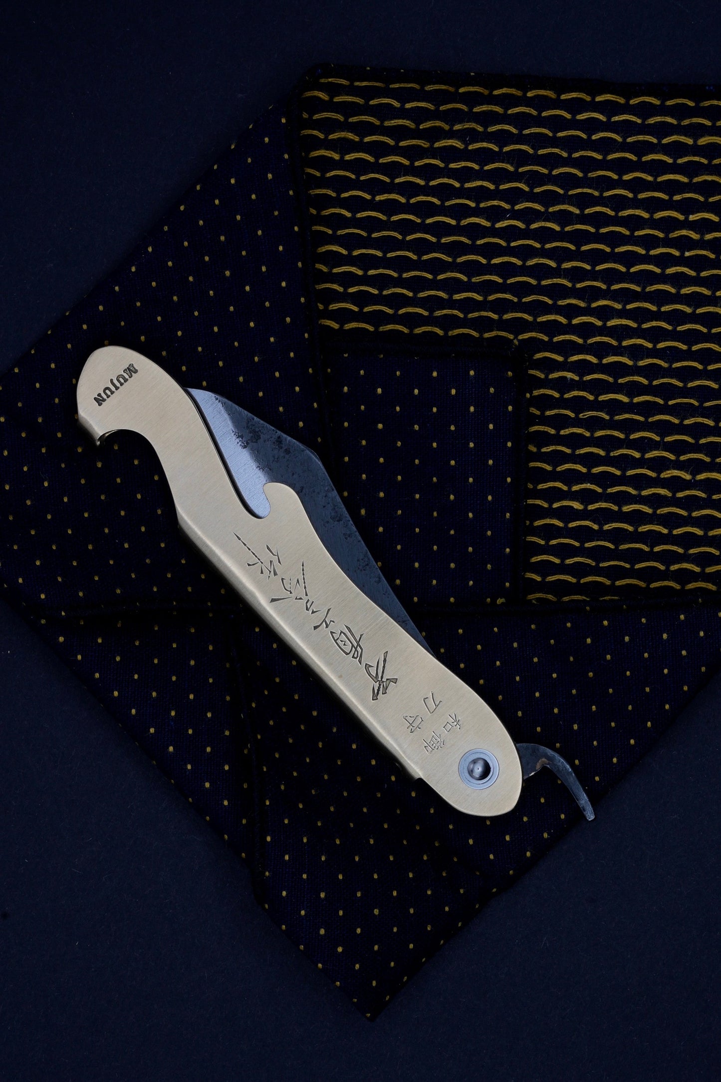 Mujun - Fuji Taschenmesser - Japanisches Klappmesser - Higonokami mit Holzbox