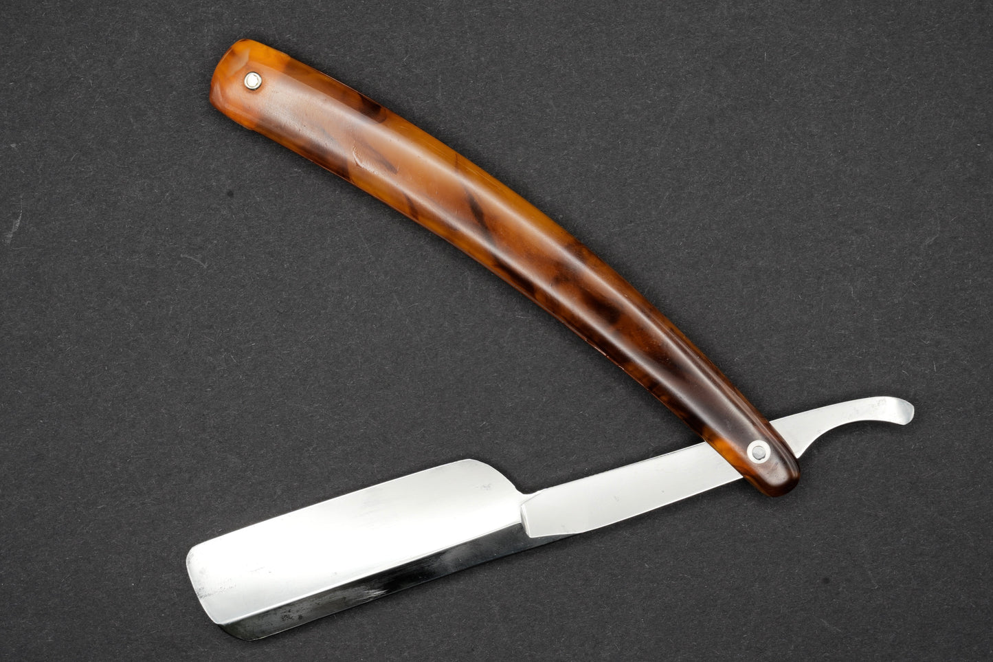 Kikuboshi・菊星・Western Style Vintage Japanese Razor - asymmetrical grind - 2