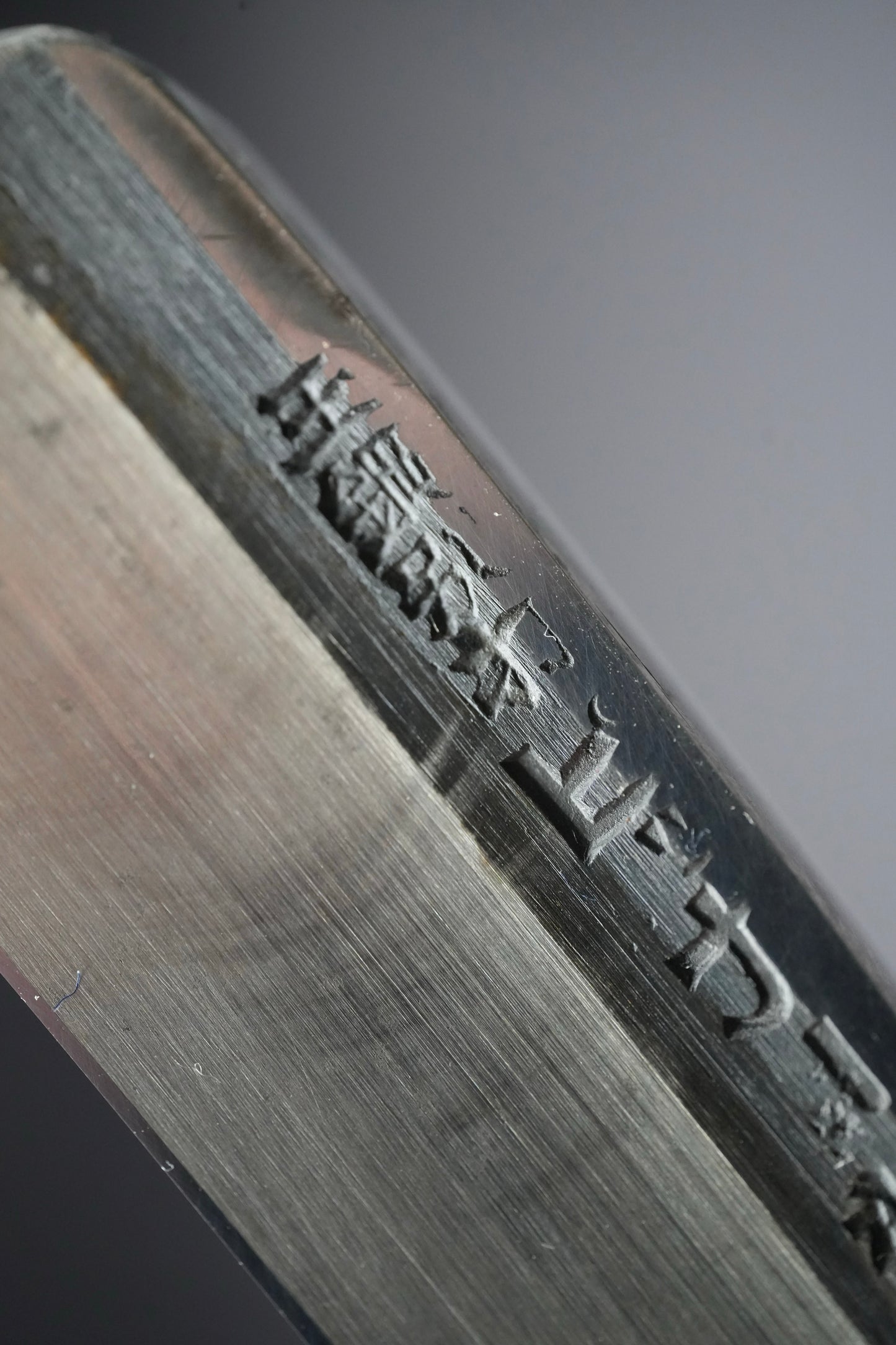 Pikka・ピッカ・Restored Vintage Japanese Straight Razor・Tamahagane・ and Handmade Paulownia Box