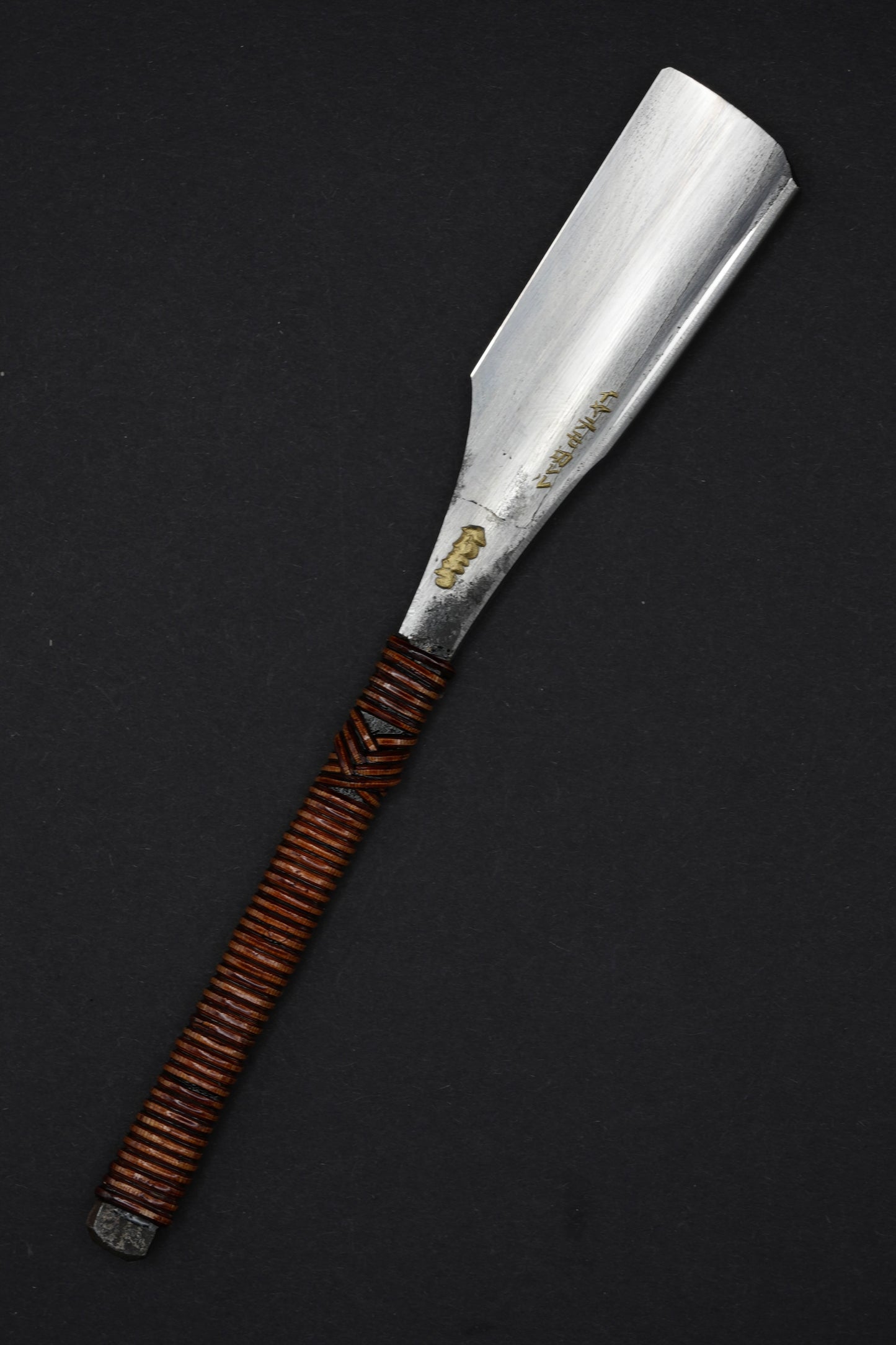 Henkotsu・ へんこつ・ Vintage Japanese Straight Razor ・ Kamisori with Paulownia Box