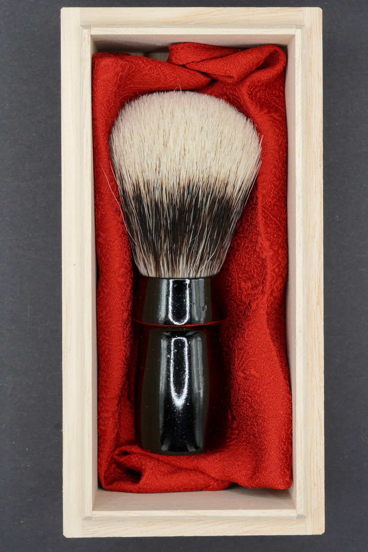 Urushi Shaving Brush "Akai Sumi" with Cherry Wood Handle & Manchurian Badger Bristles - Paulownia Box