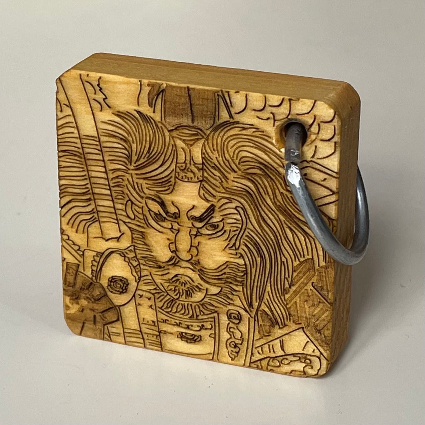 Kuniyoshi Dragon Warrior Schlüsselanhänger aus Hinoki-Holz