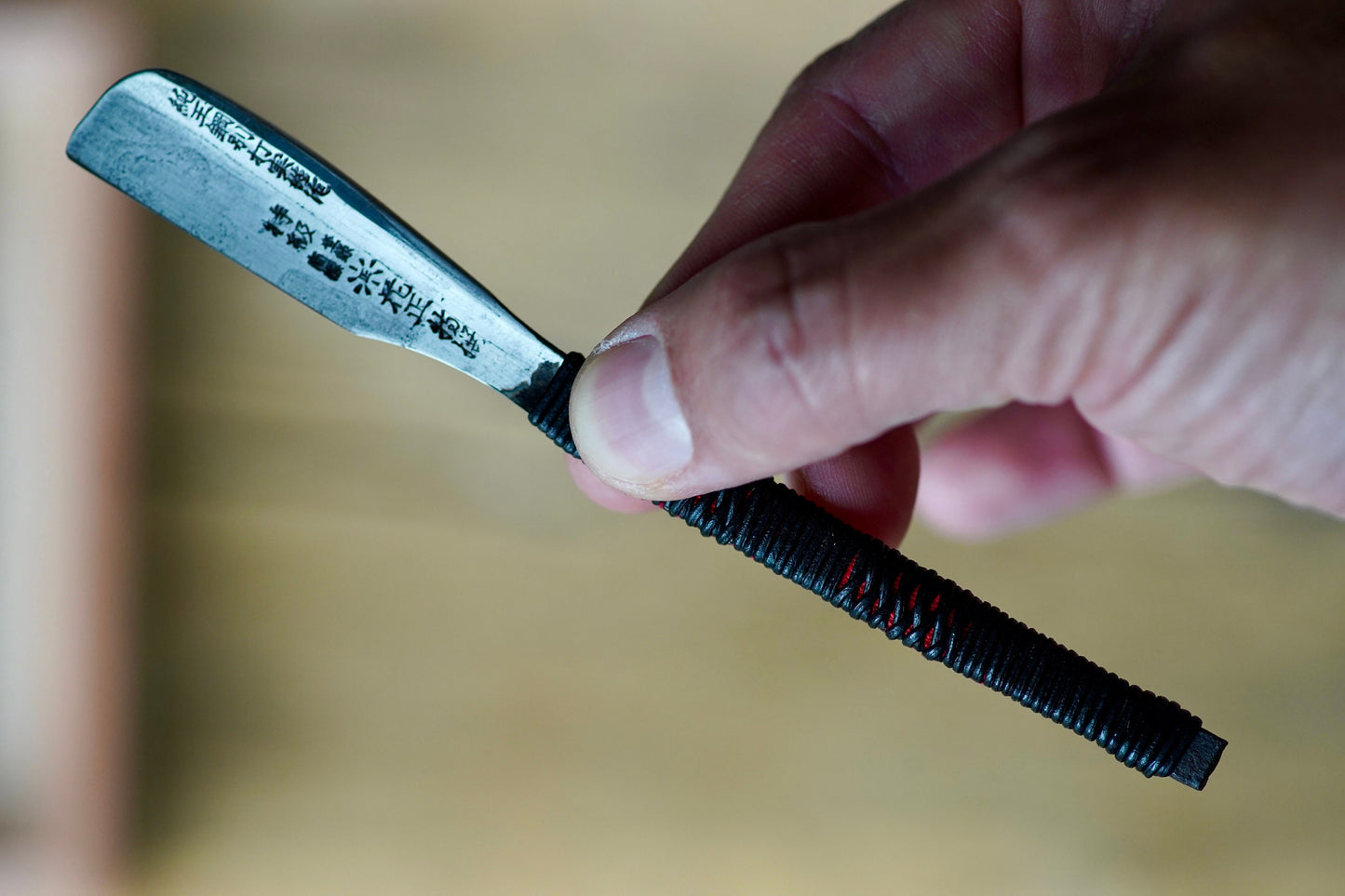Hanamasa 花正 Real Tamahagane Kamisori, Restored Vintage Japanese Straight Razor, Leather/ Linnen Handle Wrapping, Handmade Wooden Sugi Box