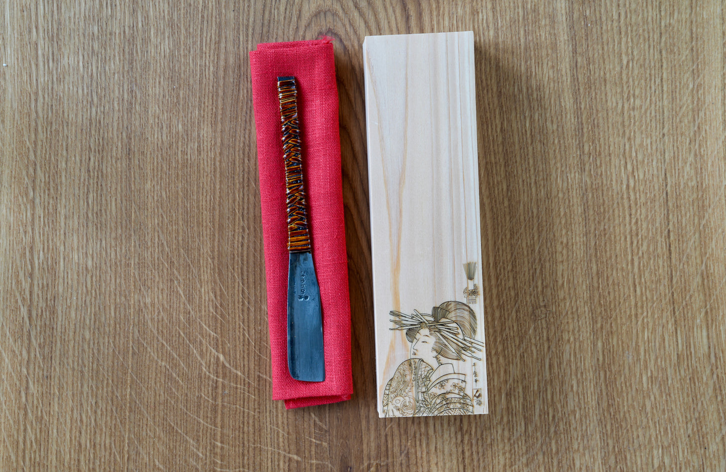 Senkichi・千吉・Vintage Japanese Straight Razor Kamisori with Urushi Lacquered Handle and Handmade Hinoki Wood Box