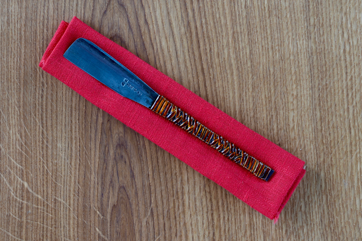 Senkichi・千吉・Vintage Japanese Straight Razor Kamisori with Urushi Lacquered Handle and Handmade Hinoki Wood Box