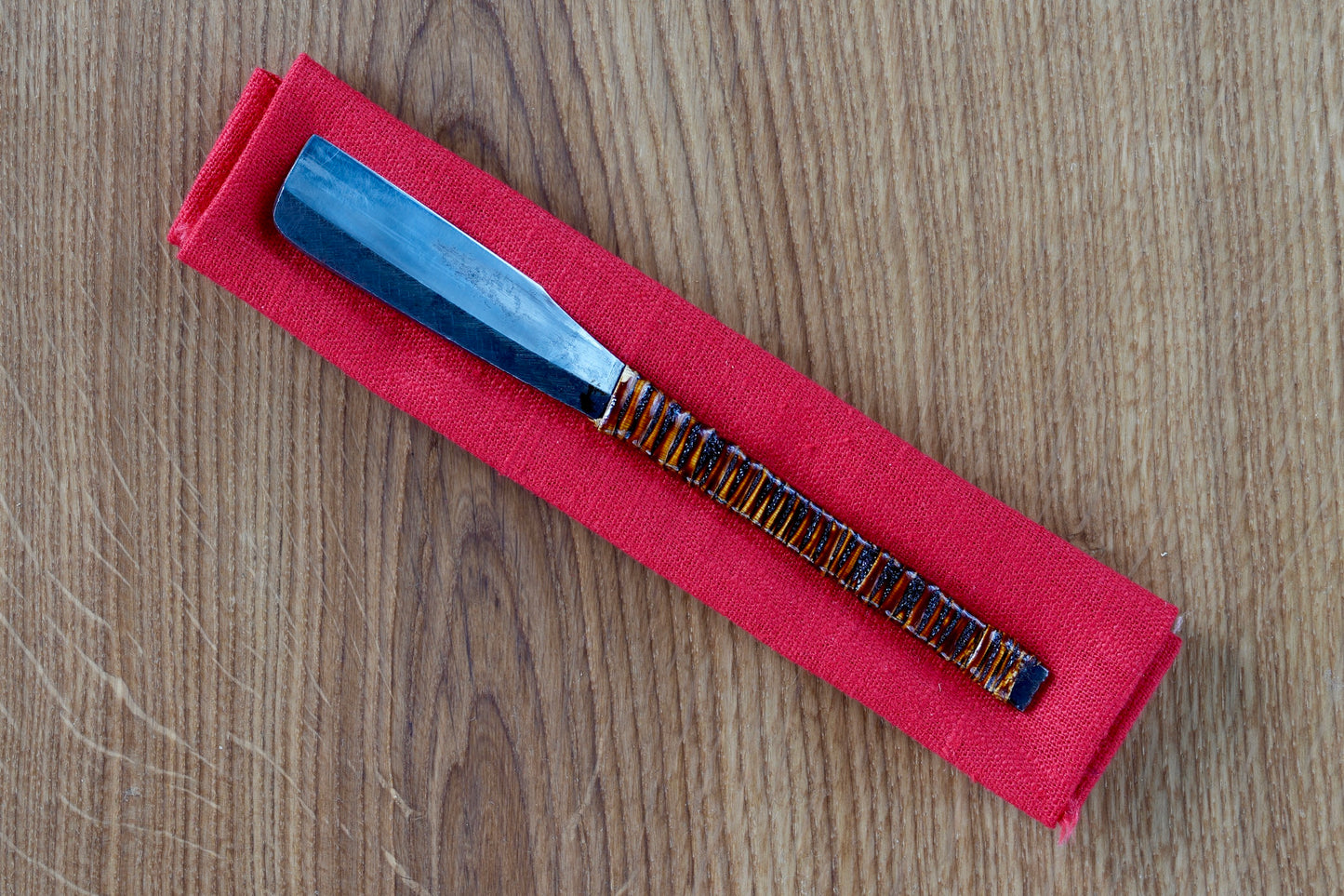 Senkichi・千吉・Vintage Japanese Straight Razor Kamisori with Urushi Lacquered Handle and Handmade Hinoki Wood Box