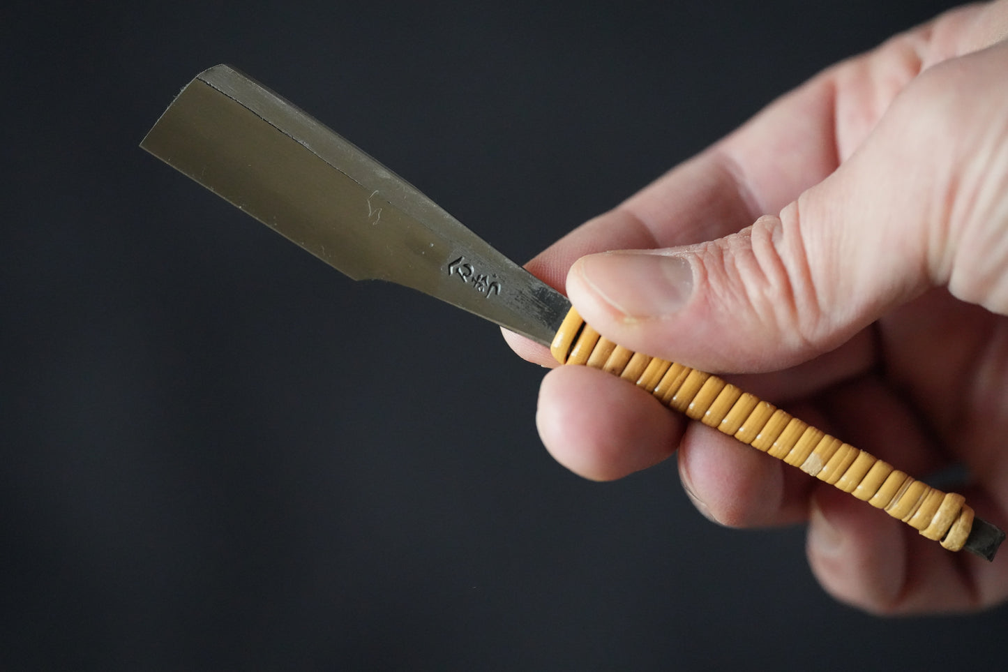 NOS Henkotsu・へんこつ・Vintage Japanese Straight Razor Kamisori with Original Rattan Wrapping and Handmade Hinoki Wood Box