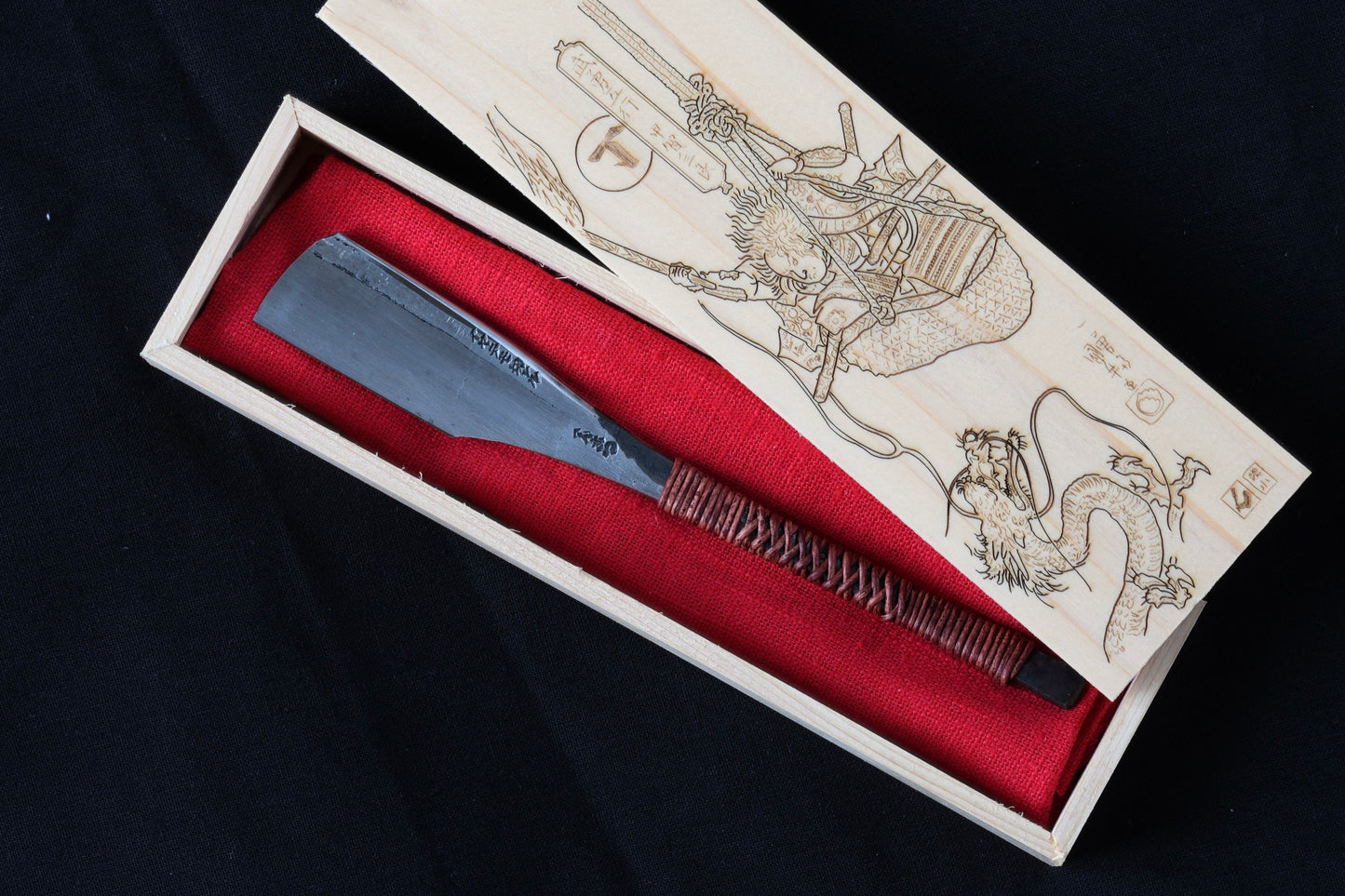 Henkotsu・へんこつ・Vintage Japanese Straight Razor Kamisori with Leather Handle Wrapping and Handmade Hinoki Wood Box