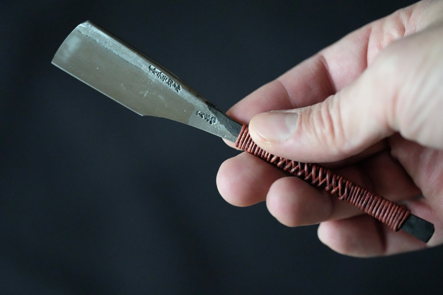 Henkotsu・へんこつ・Vintage Japanese Straight Razor Kamisori with Leather Handle Wrapping and Handmade Hinoki Wood Box