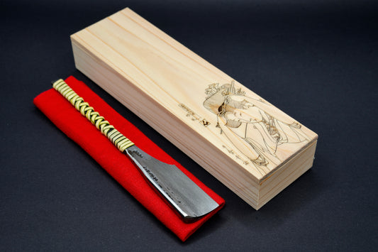 Henkotsu・へんこつ・Japanisches Vintage-Rasiermesser Kamisori mit Rattangriffumwicklung und handgefertigter Hinoki-Holzbox