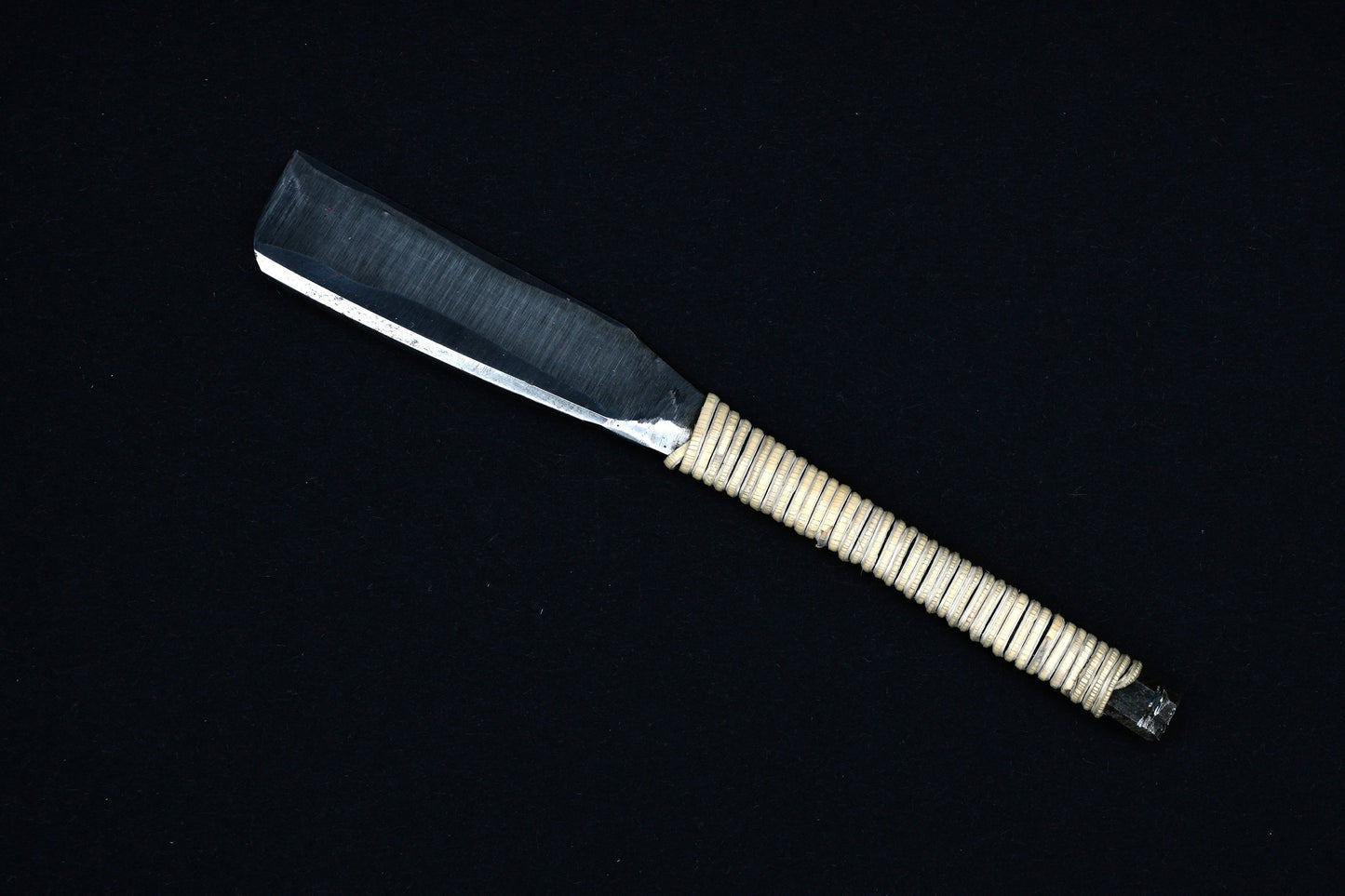 Senmanryo ・千万両・Vintage Japanese Straight Razor Kamisori with Rattan Handle Wrapping and Handmade Hinoki Wood Box