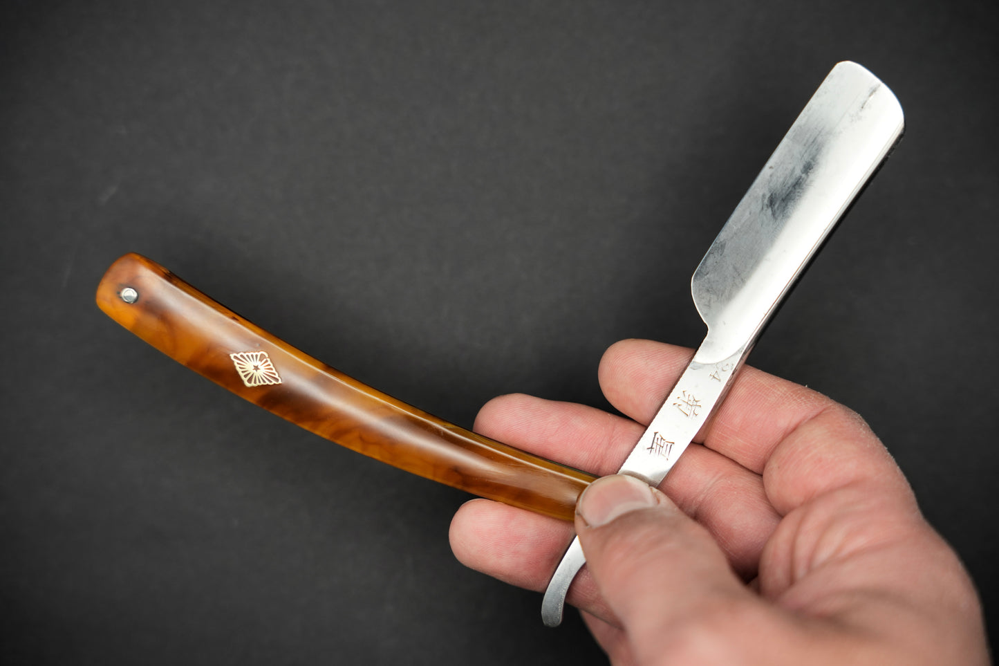 Kikuboshi・菊星・Western Style Vintage Japanese Razor - asymmetrical grind - 2