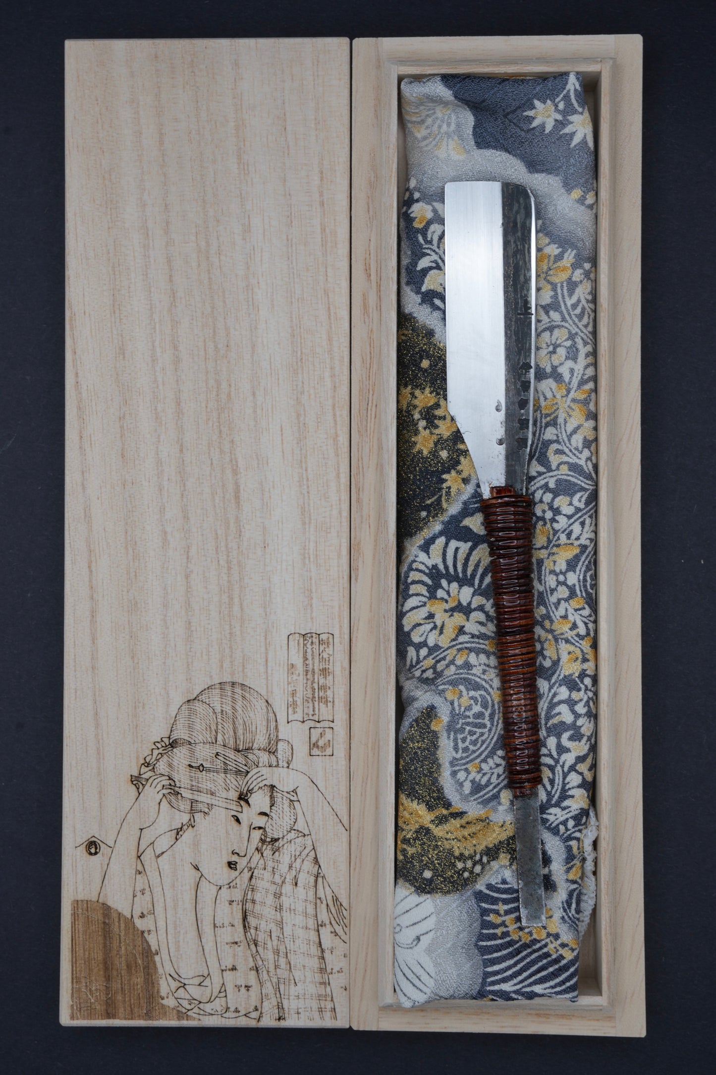 Yamamasa・ 山正・ Vintage Japanese Straight Razor ・ Kamisori with Paulownia Box