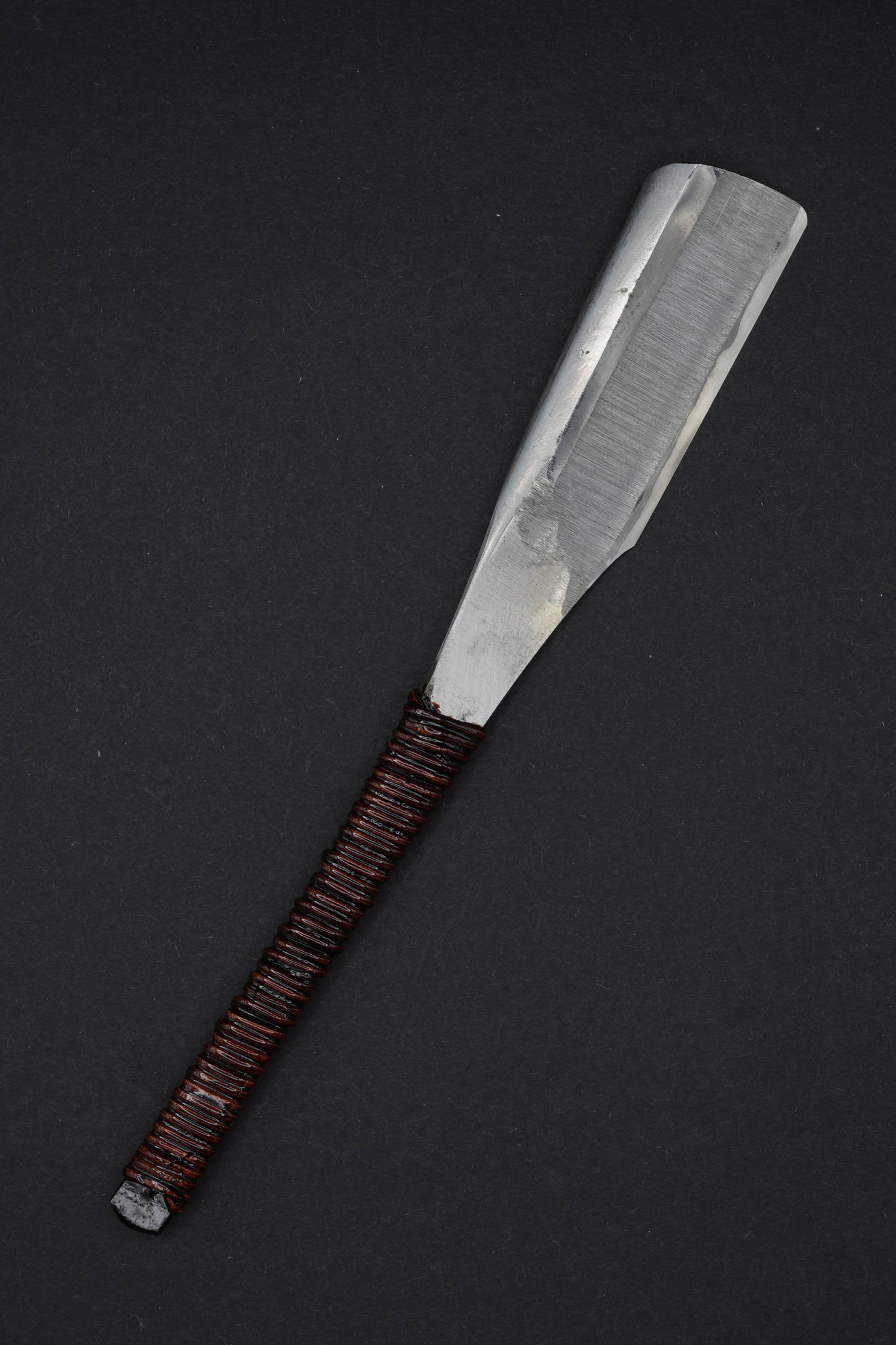 Henkotsu・ へんこつ・ Vintage Japanese Straight Razor ・ Kamisori with Paulownia Box