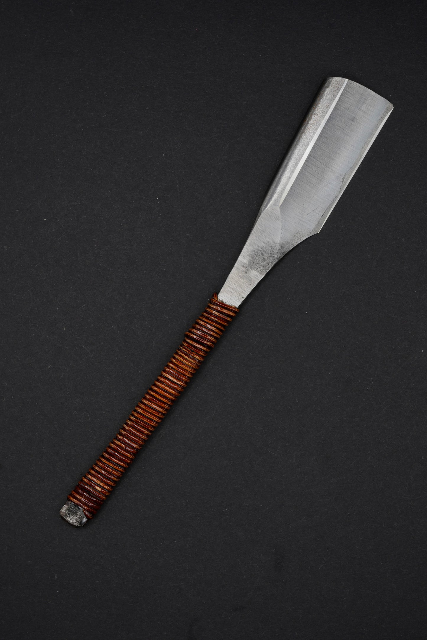 Henkotsu・ へんこつ・ Vintage Japanese Straight Razor ・ Kamisori with Paulownia Box