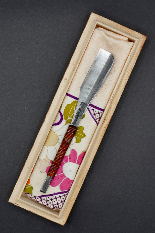 Kensei・ 研精・ Vintage Japanese Straight Razor ・ Kamisori with Paulownia Box