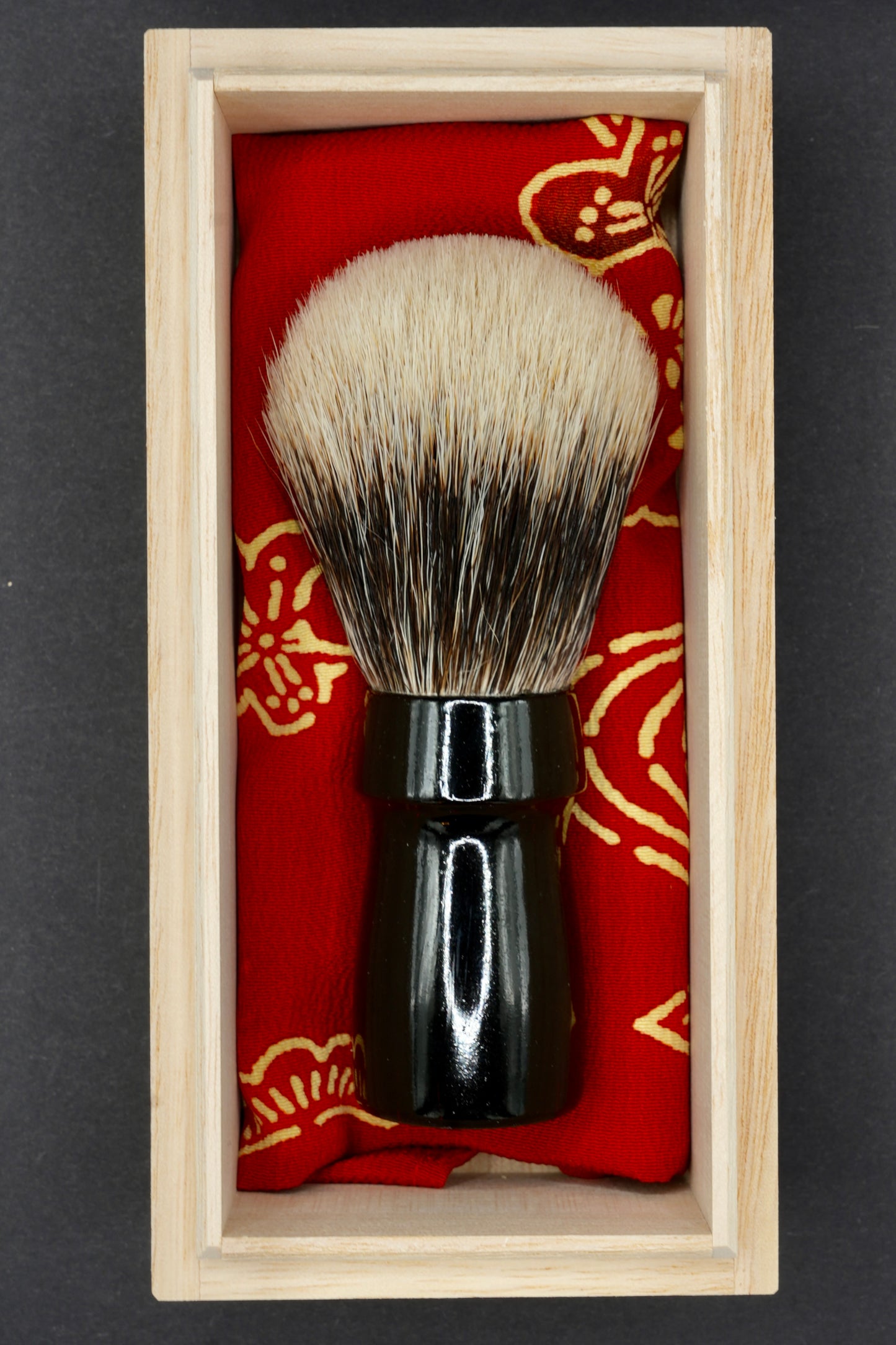 Urushi Shaving Brush "Kuroi" with Cherry Wood Handle & Manchurian Badger Bristles - Paulownia Box