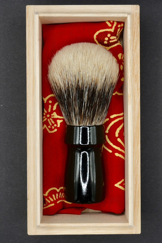 Urushi Shaving Brush "Kuroi" with Cherry Wood Handle & Manchurian Badger Bristles - Paulownia Box