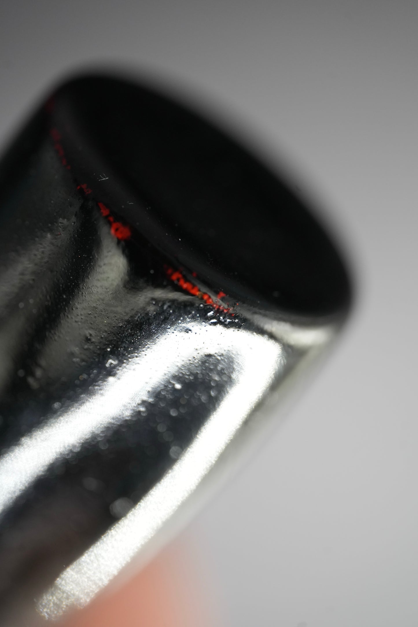 Urushi Shaving Brush "Akai Sumi" with Cherry Wood Handle & Manchurian Badger Bristles - Paulownia Box