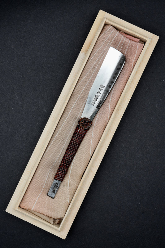 Uobashi ・ 魚橋・ Rasoir droit japonais vintage ・ Kamisori avec boîte en Paulownia