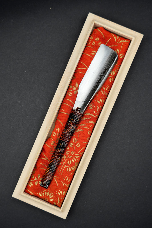 Pikka・ ピッカー ・ Rasoir droit japonais vintage ・ Kamisori avec boîte en Paulownia
