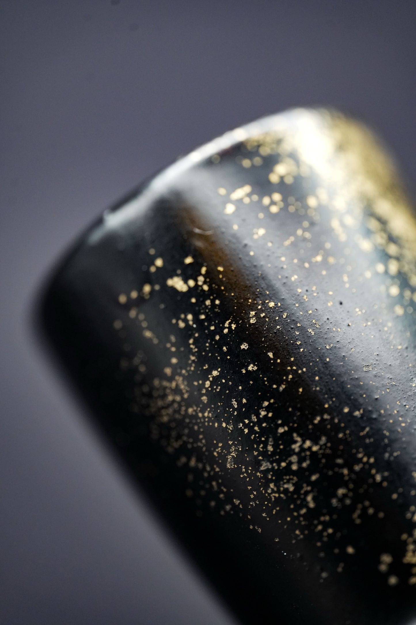 Pinceau de rasage Urushi « Amanogawa» avec manche en bois de cerisier et poils de blaireau de Mandchourie - Coffret en paulownia