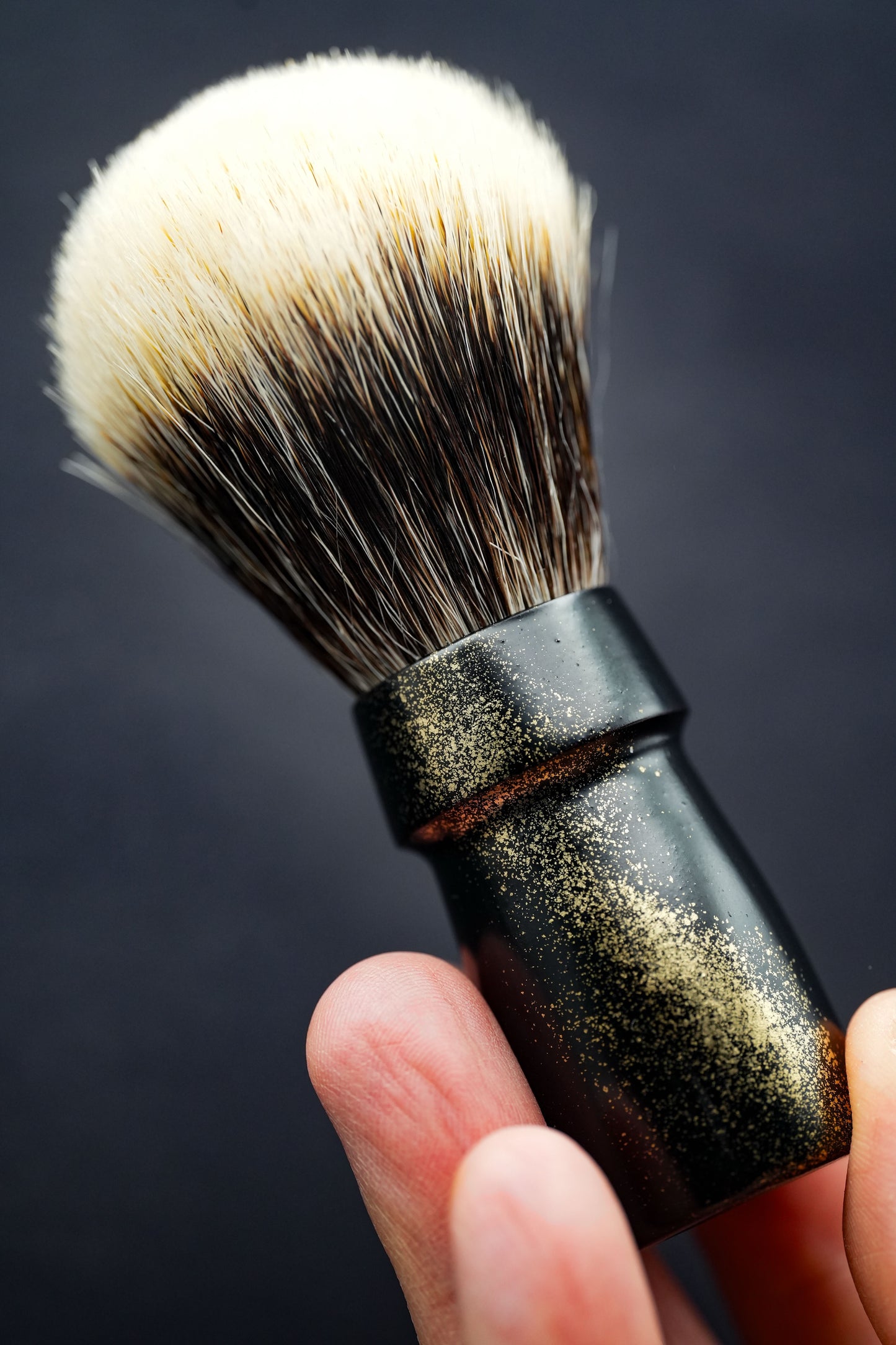 Pinceau de rasage Urushi « Amanogawa» avec manche en bois de cerisier et poils de blaireau de Mandchourie - Coffret en paulownia