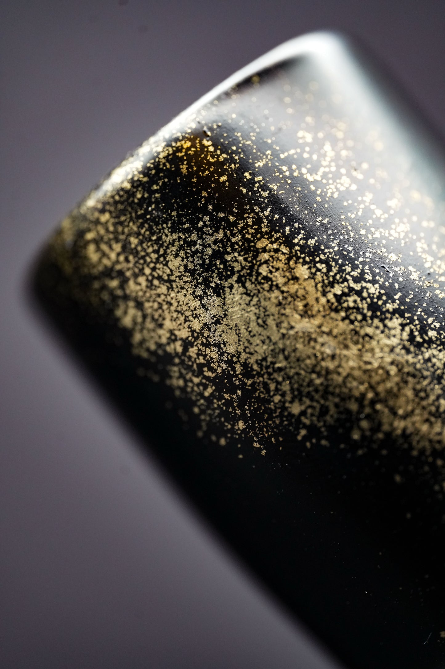 Pinceau de rasage Urushi « Amanogawa» avec manche en bois de cerisier et poils de blaireau de Mandchourie - Coffret en paulownia