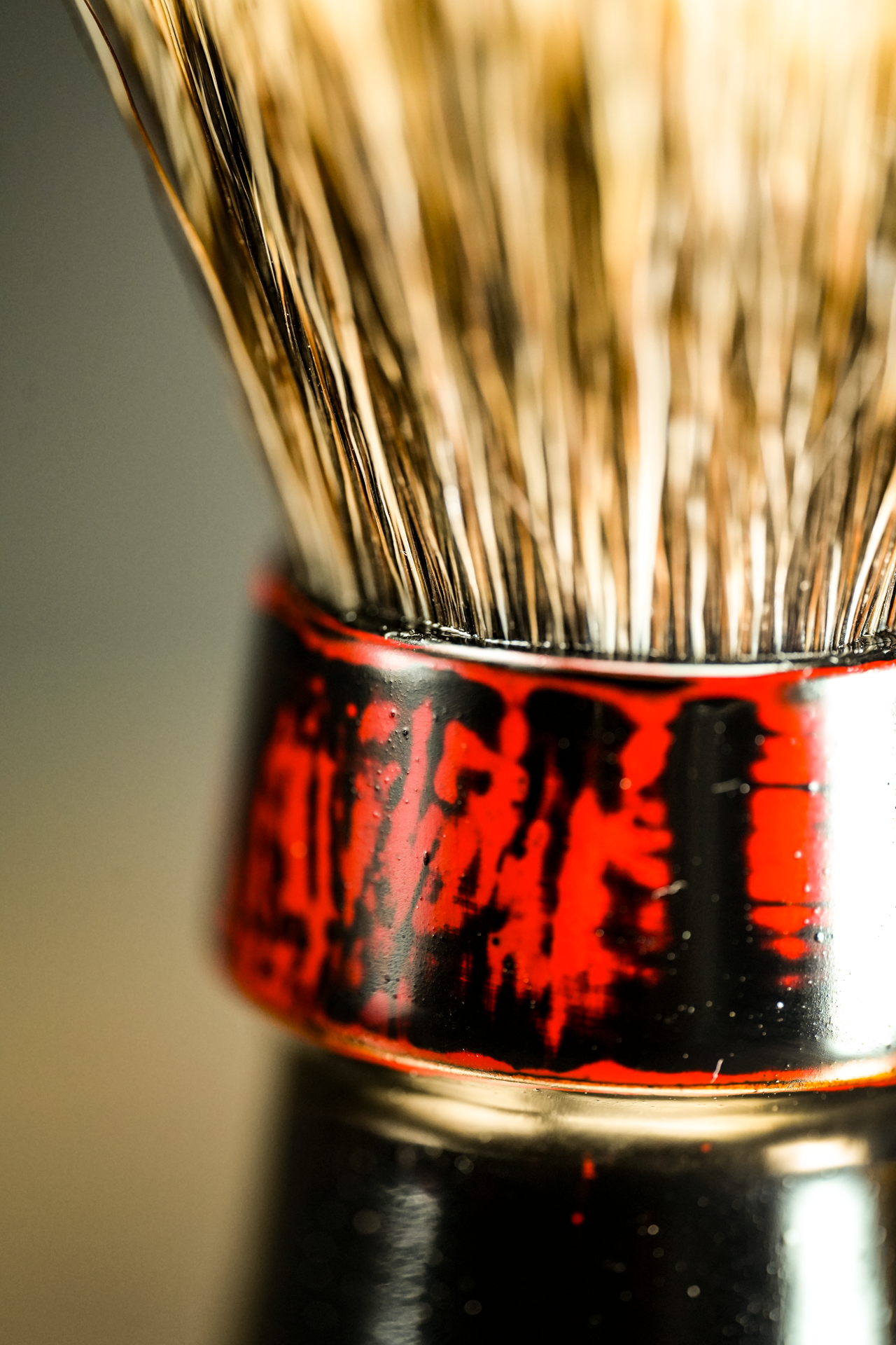 Blaireau de rasage Urushi « Blood Collar » avec manche en bois de cerisier et poils de blaireau mandchou – Boîte en paulownia