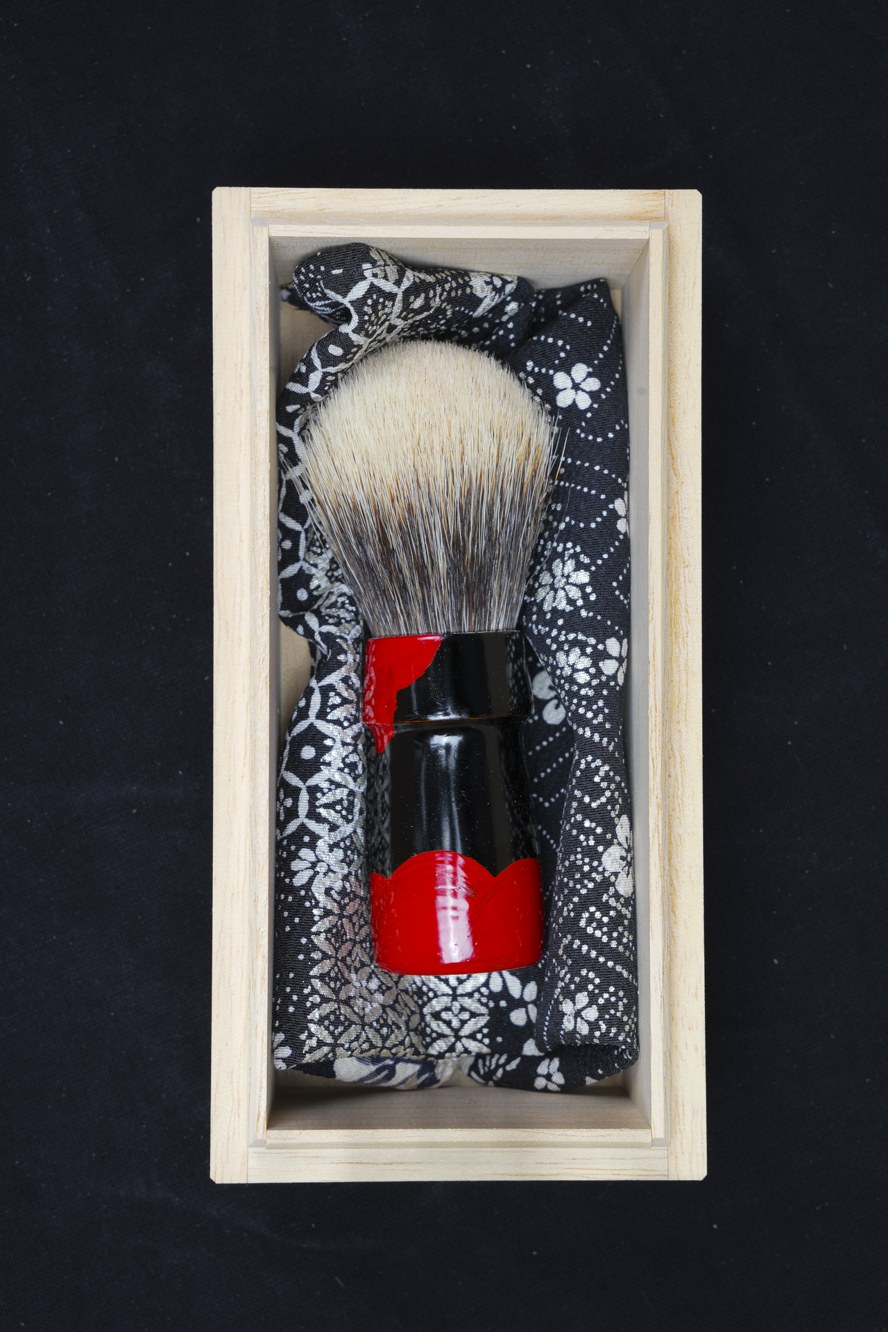 Blaireau en laque Urushi « Mer de sang »